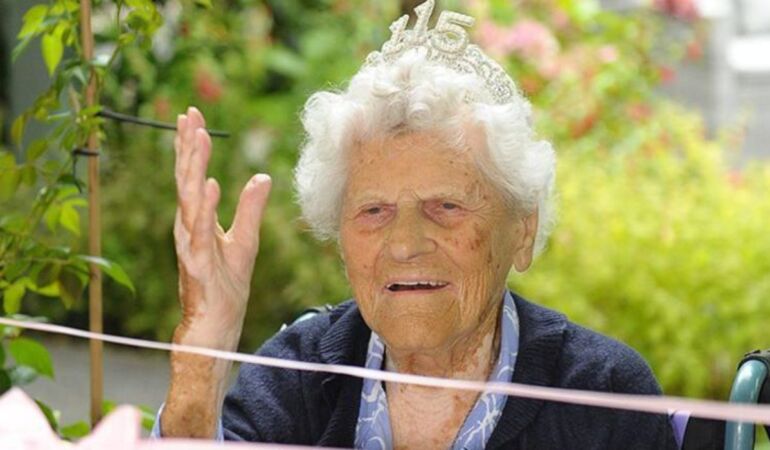 Dünyanın en yaşlı insanı artık bir İngiliz Ethel Caterham 115 yaşında