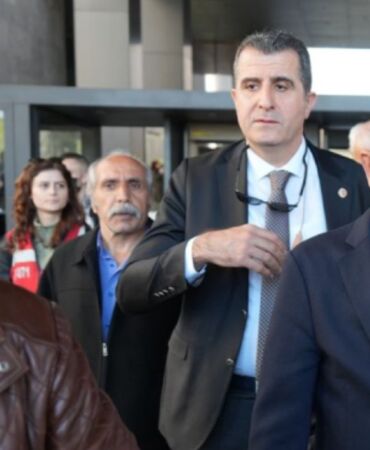 Evlat katili çıktı! Özgür Özel'e saldıran kişinin kimliği belli oldu