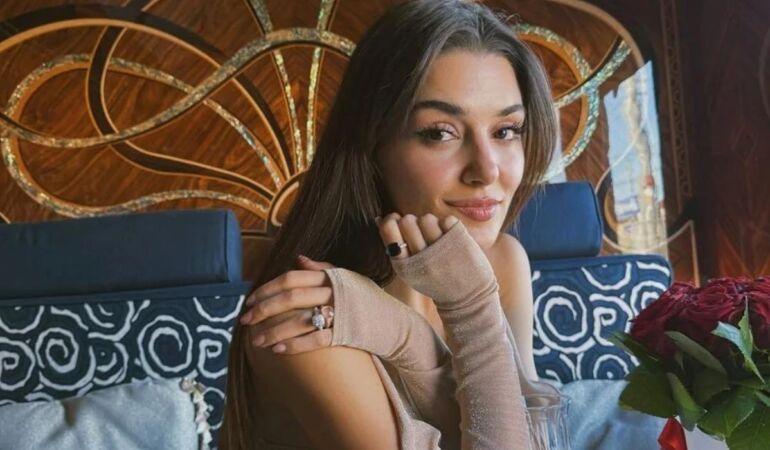 Hande Erçel'den Roma-Paris treninde büyüleyen pozlar..