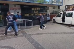 Kadıköy'de, CHP standı yakınında bir çocuğa yönelik saldırıyla ilgili 3 kişi gözaltına alındı