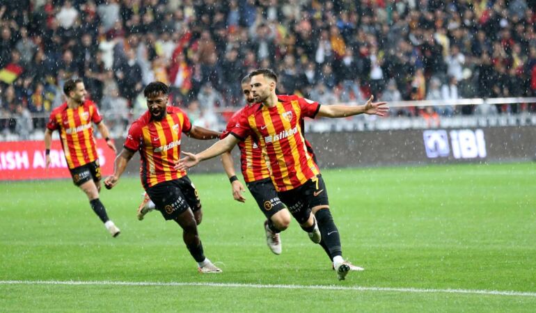 Kayserispor sahasında Antalyaspor’u ezdi geçti!