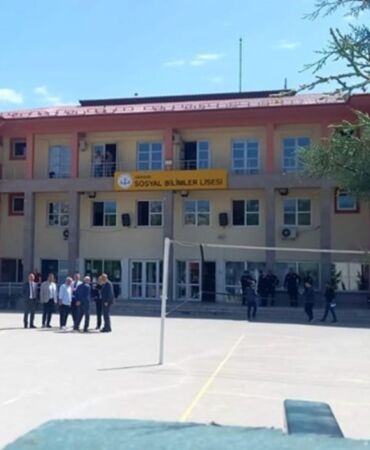 Lisede silahlı saldırı 2 kadın öldürüldü