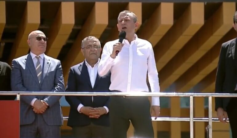 Millet İradesine Sahip Çıkıyor mitingi Van'da... Özgür Özel 'Terörsüz Türkiye'ye 'evet' diyoruz!