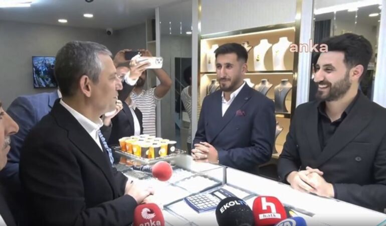 Özgür Özel Van'da kuyumcu ziyaretinde konuştu 'Emeklinin maaşından 5,5 çeyrek altın eridi!