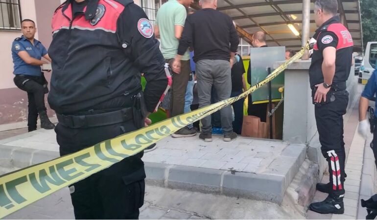 Adana’da erkek dehşeti: Eski eşini alt geçitte katletti!
