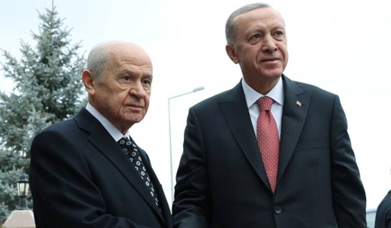 Cumhurbaşkanı Erdoğan’ın adaylık açıklamasına Devlet Bahçeli’den flaş yanıt!