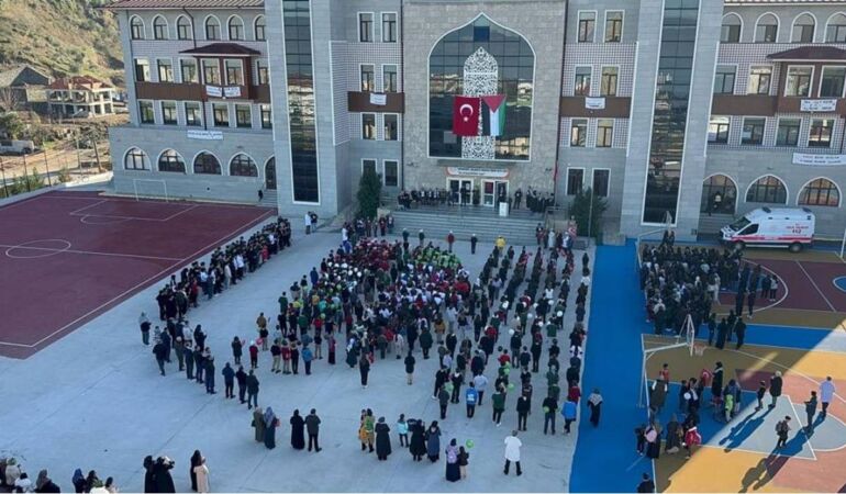İmam hatiplere ücretsiz yemek, burs, özel sınıflar… ‘Kamu kaynakları sadece bir okul türüne mi ait?’
