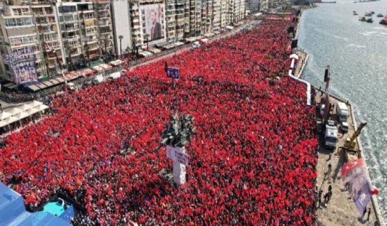 İzmir’e yakışan 19 Mayıs kutlaması!