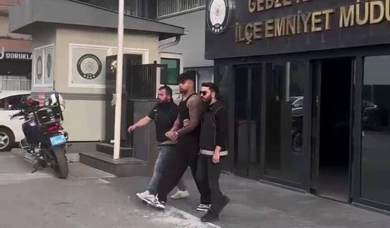 Lvbel C5’in elleri kelepçeli görüntüleri ortaya çıktı!