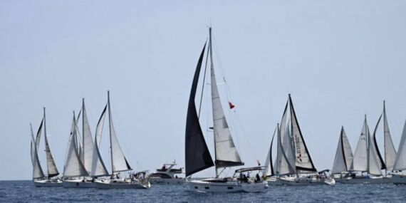 Antalya sularında yelken şöleni 