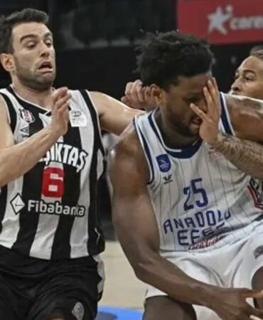 Anadolu Efes seride öne geçti!