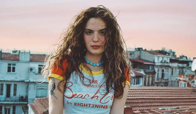 Aslı Bekiroğlu sevenlerini korkuttu: 9 saatlik ameliyat sonrası ilk paylaşım!