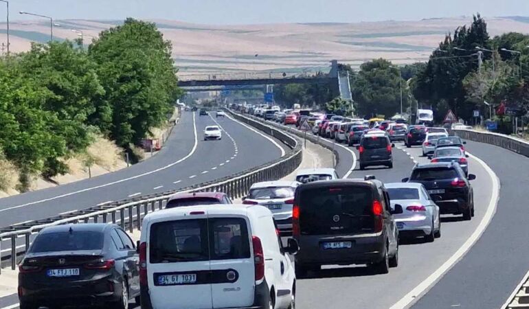 Bodrum'da son 24 saatte 15 binden fazla araç çıkış yaptı