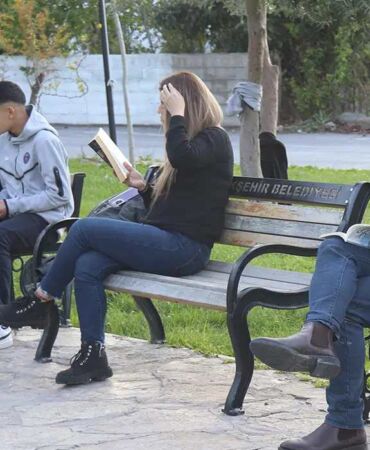 Denizli’de örnek proje Muhtar muhtarlığı kütüphaneye dönüştürdü