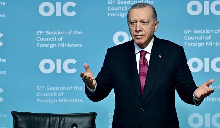 Eski milletvekilinden ‘Erdoğan yalnız’ çıkışı!