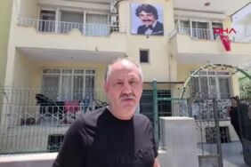 Evinin duvarına Ferdi Tayfur’un ışıklı panosunu yaptırdı 'Anne ve babamın ölümünde bile bu kadar sarsılmadım'