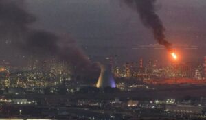 İran’dan İsrail’e yeni saldırı dalgası Hayfa’daki rafineri vuruldu!