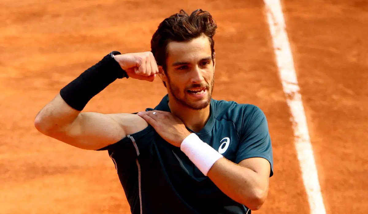 Lorenzo Musetti Fransa Açık'ta yarı finalde^