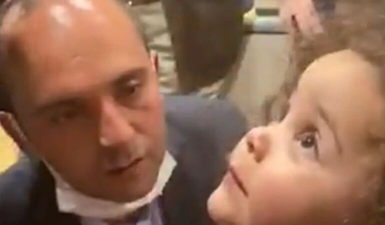 Meriç Demir Kahraman, Tayfun Kahraman’ın kızı Vera ile adliyedeki vedalaşma anını ilk kez paylaştı