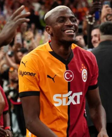 Mitrovic'in menajerinden Osimhen açıklaması 'Al Hilal'de olmayacak'