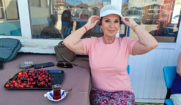 Perihan Savaş, Şarköy'de kiraz hasadına katıldı 'Kadir İnanır ile burada barışmıştık'