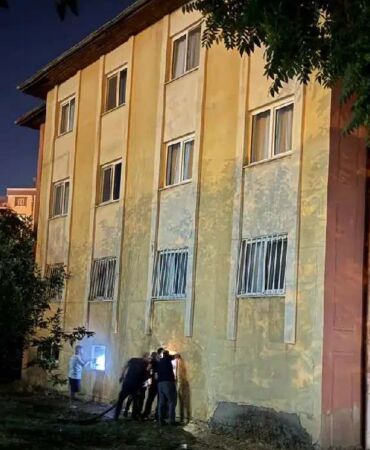 Polis lojmanında yangın Çok sayıda kişi hastaneye kaldırıldı!