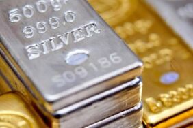 Yatırımcılar altını ikinci plana attı Gümüş ve platin tarihi zirvede!