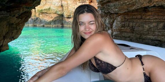 Yalı Çapkını’nın finalinin ardından Afra Saraçoğlu soluğu Yunanistan’da aldı!