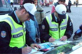 ceza kesen trafik polisi