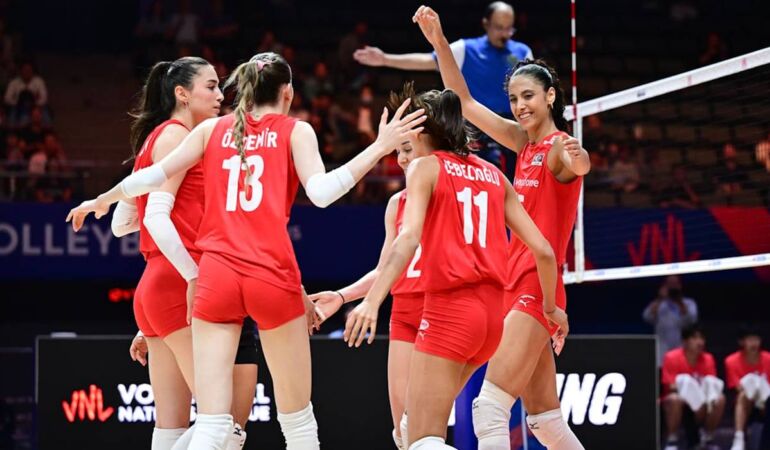 FIVB Milletler Ligi’nde Filenin Sultanları fırtınası!