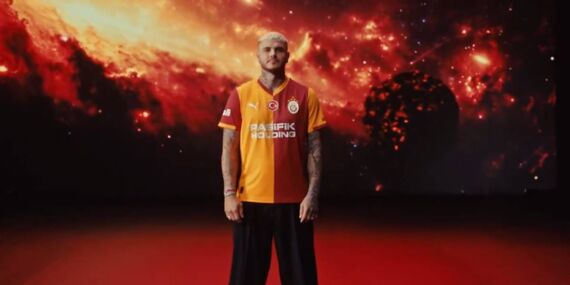 Galatasaray yeni sezon formalarını yıldızlarıyla tanıttı!