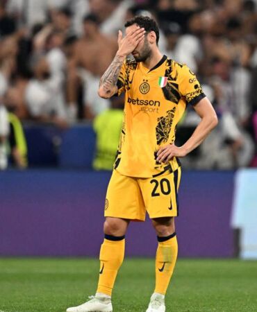 hakan çalhanoğlu üzgün