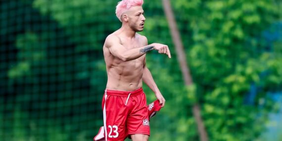 Kubilay Aka pembe saçlarından vazgeçti: Son halini paylaştı!