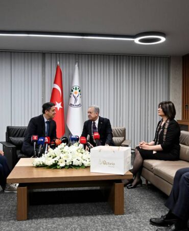 mhp dem parti bayramlaşma