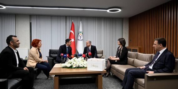 MHP’den DEM Parti’ye bayram ziyareti!