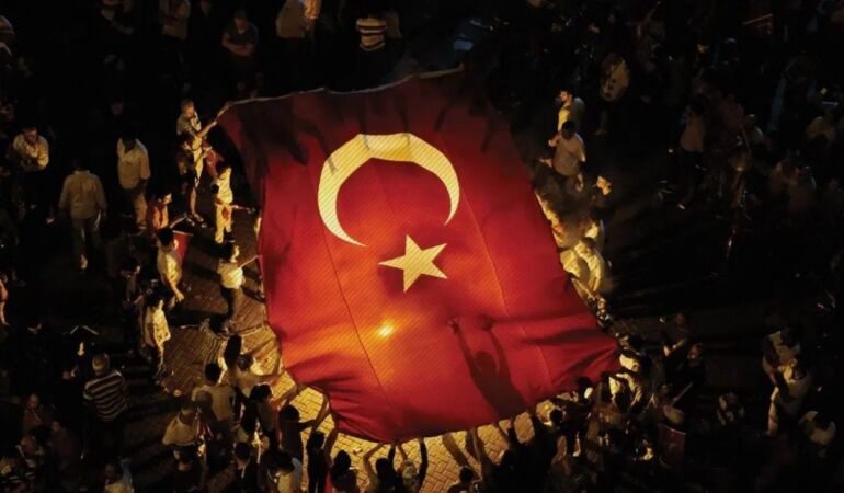 15 Temmuz tatil mi? Bankalar ve kamu kurumları açık mı?