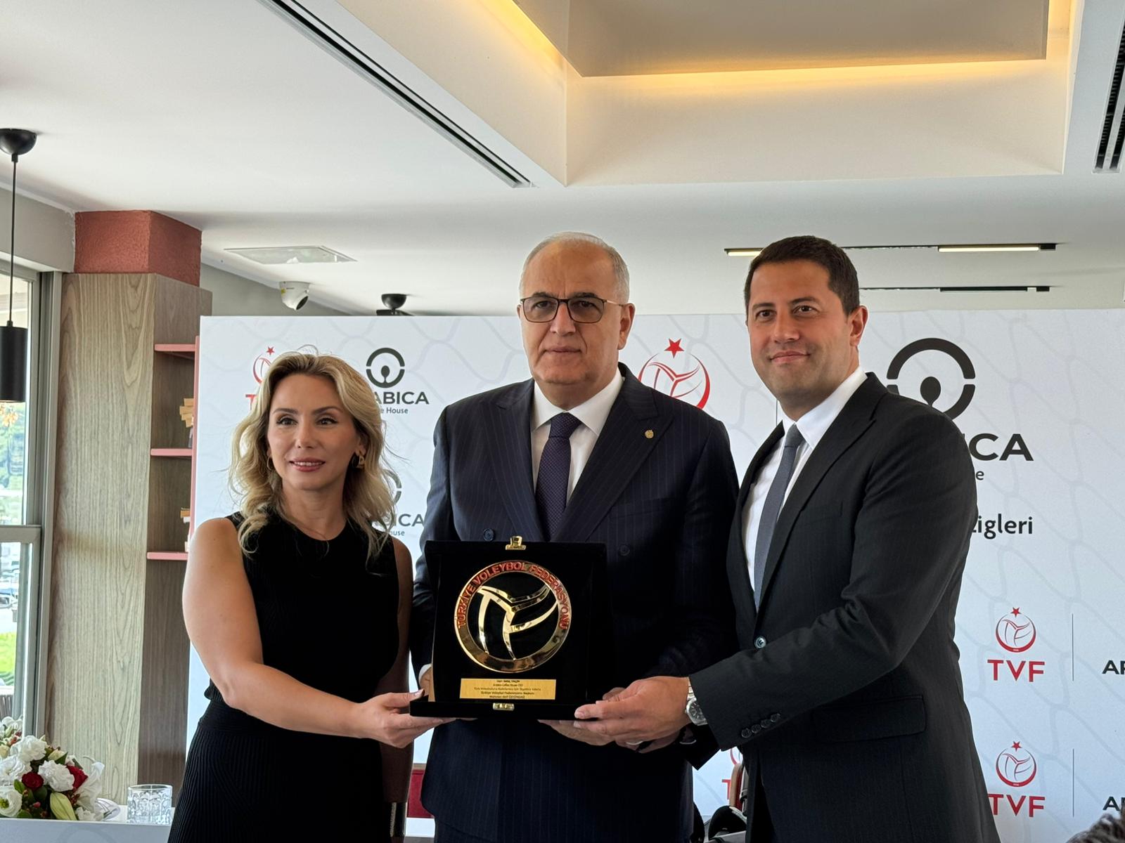 TVF ile Arabica Coffee House arasında sponsorluk anlaşması imzalandı