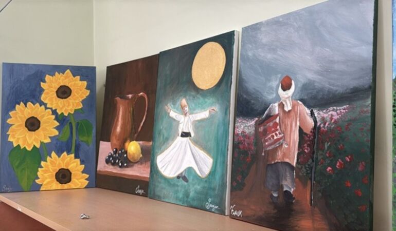 Engelli bireyler hayallerini tuvale yansıtıyor