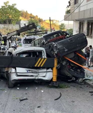 Başakşehir’de faciadan dönüldü Kontrolden çıkan vinç 23 aracı biçti