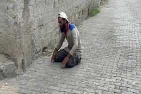 Denetimden kaçmak için namaz kıldı!