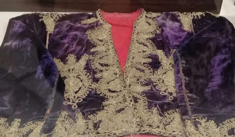 İSYANIN ZIRHI MOR CEPKEN1