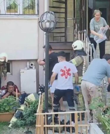 İstanbul'da panik anları... 15 katlı bina tahliye edildi!