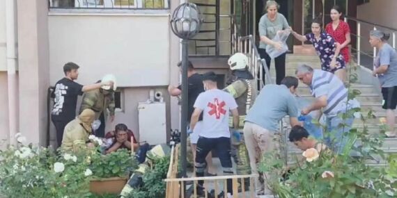 İstanbul’da panik anları… 15 katlı bina tahliye edildi!