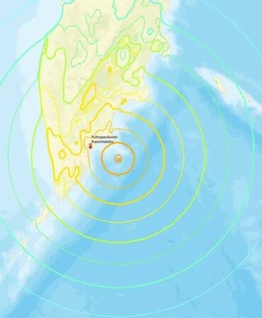 Kamçatka’da 8.8’lik deprem! 4 metrelik dalgalar kıyıya vurdu, tsunami alarmı verildi