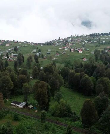 Karadeniz yaylalarında sıcak hava kaçışı Hıdırnebi’ye turist akını