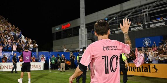 Messi için flaş iddia: Ronaldo’ya rakip olabilir!