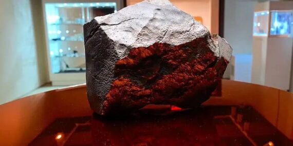 Mars’tan düşen en büyük göktaşı açık artırmada: Fiyatı dudak uçuklattı!