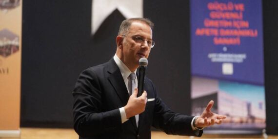 Tutuklu Başkan Mehmet Murat Çalık’tan eşine 14 Şubat mesajı!