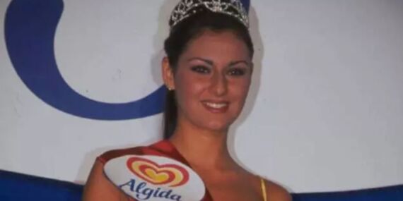 Pınar Altuğ’dan yürek burkan itiraf: ‘Babamı kaybettim, podyuma çıktım’