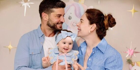 Yıldız Çağrı Atiksoy kızı Mire Milena’yı paylaştı